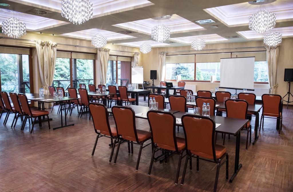 Agat Hotel Лодз Екстериор снимка