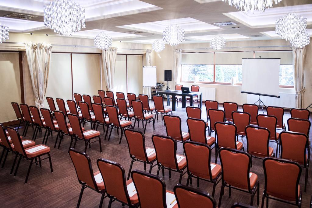 Agat Hotel Лодз Екстериор снимка