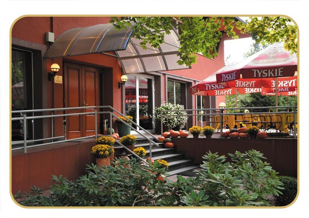 Agat Hotel Лодз Екстериор снимка