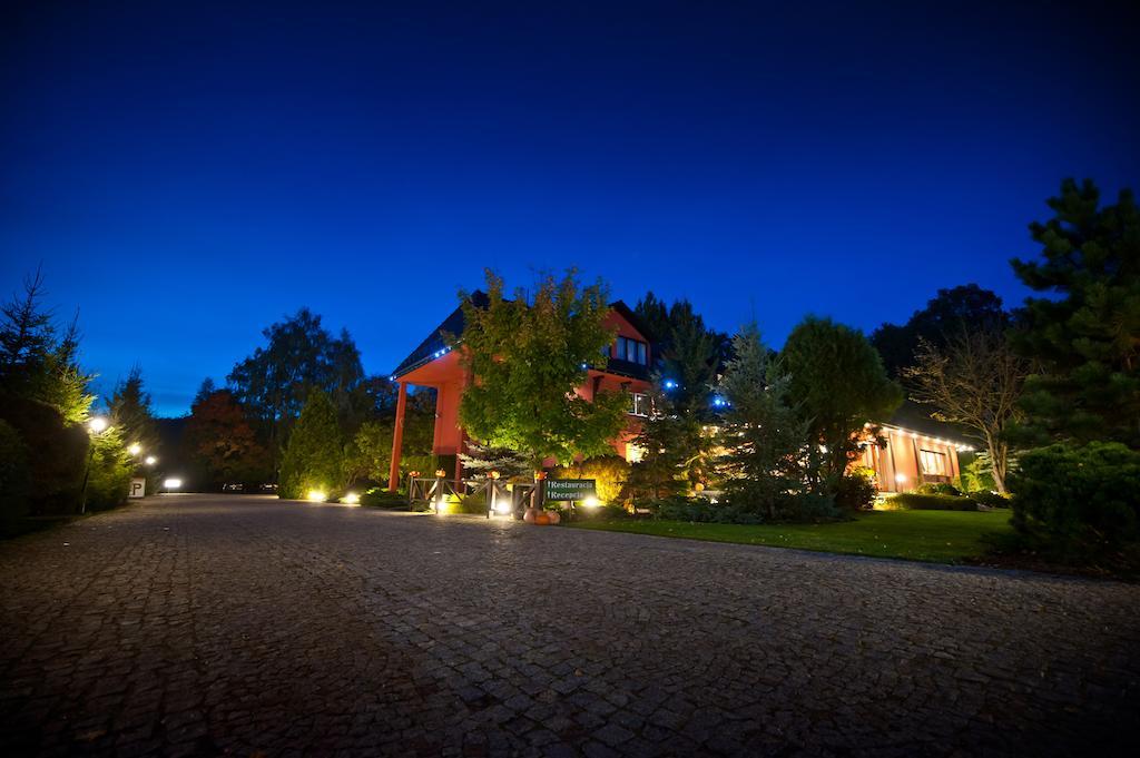 Agat Hotel Лодз Екстериор снимка