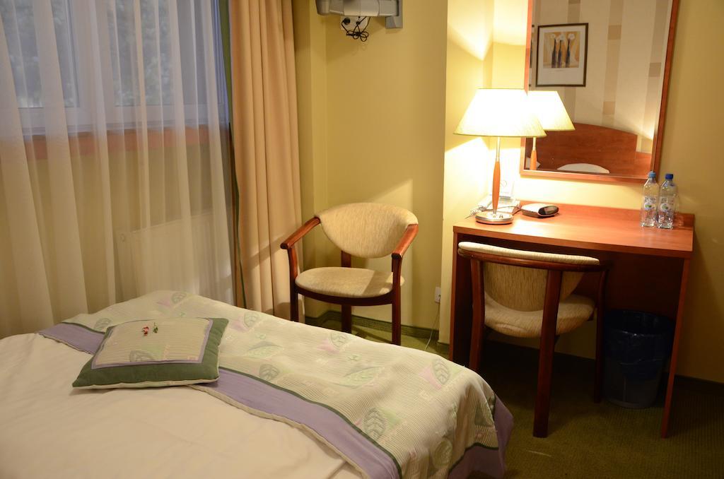 Agat Hotel Лодз Стая снимка