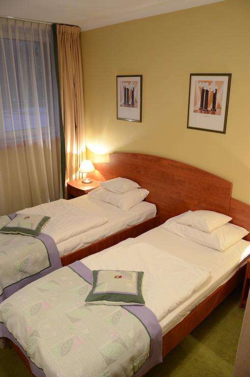 Agat Hotel Лодз Стая снимка