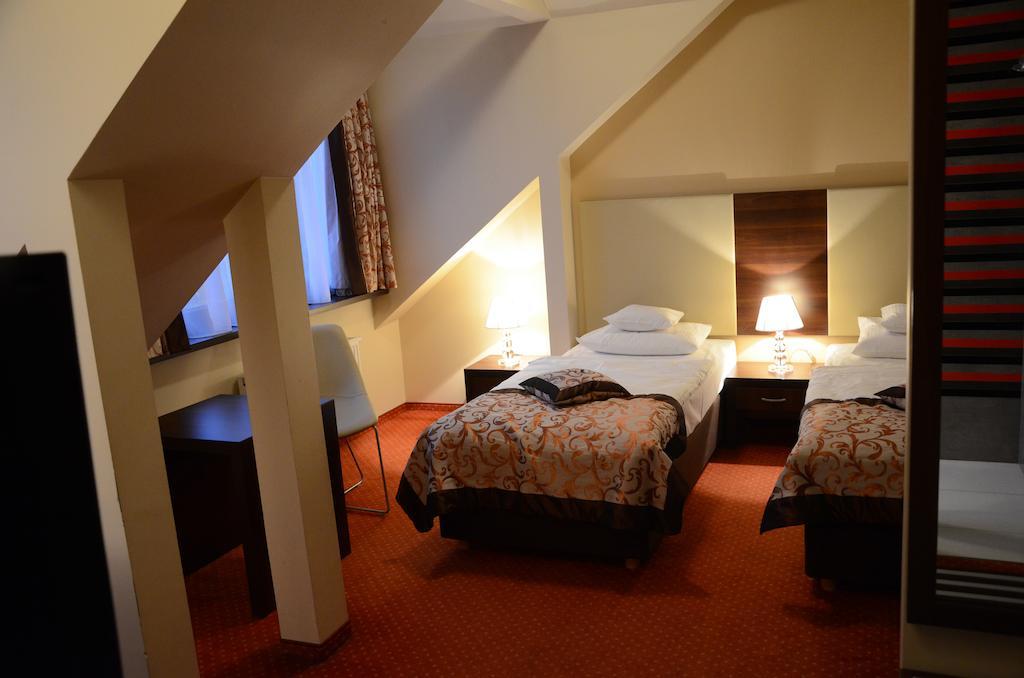 Agat Hotel Лодз Стая снимка